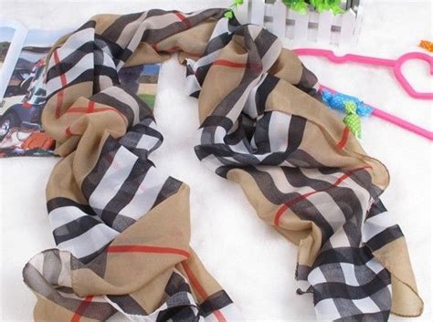 foulard faux burberry femme